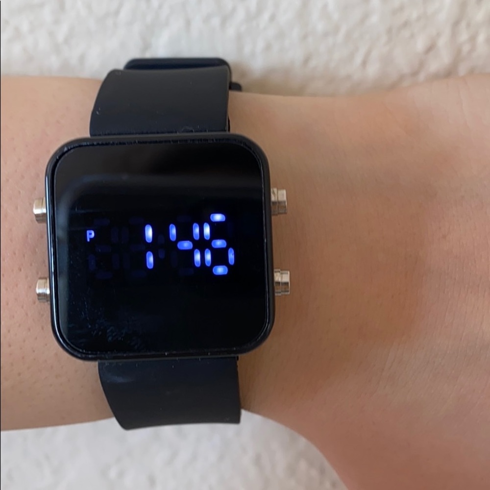 Digital watch